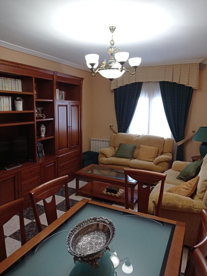Apartamento Turistico Antigua Universidad Almagro Bagian luar foto