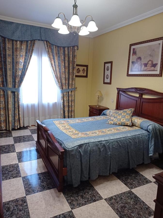 Apartamento Turistico Antigua Universidad Almagro Bagian luar foto