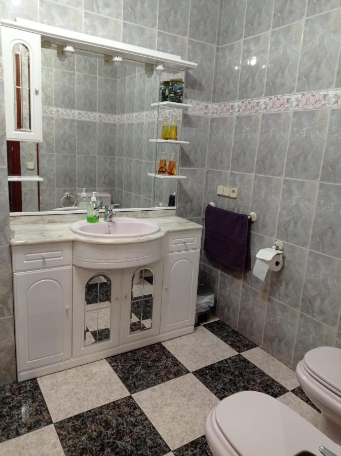 Apartamento Turistico Antigua Universidad Almagro Bagian luar foto