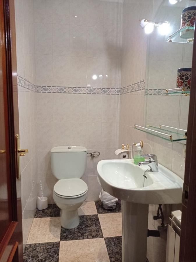 Apartamento Turistico Antigua Universidad Almagro Bagian luar foto
