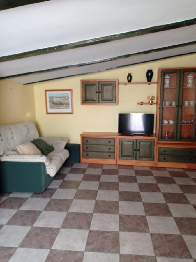 Apartamento Turistico Antigua Universidad Almagro Bagian luar foto