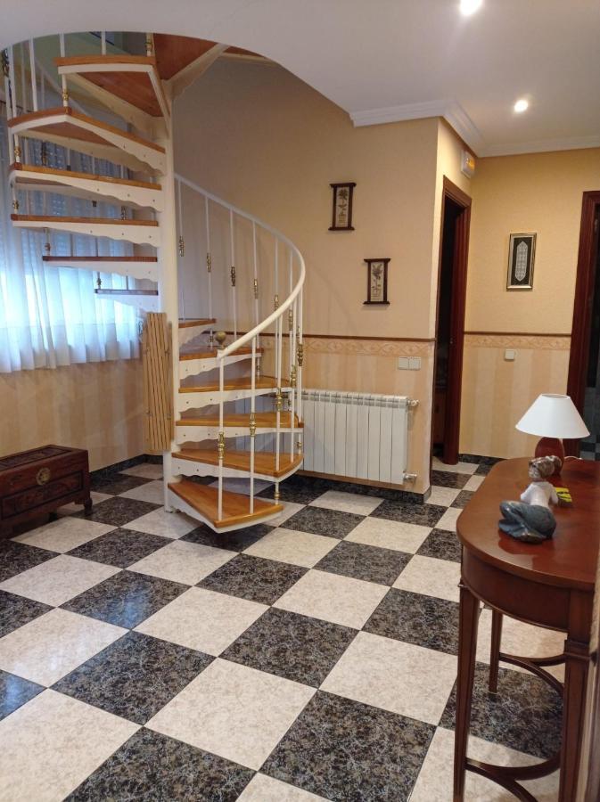 Apartamento Turistico Antigua Universidad Almagro Bagian luar foto