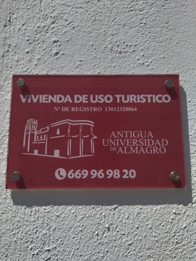 Apartamento Turistico Antigua Universidad Almagro Bagian luar foto