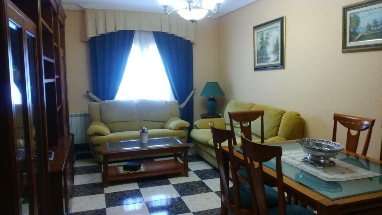 Apartamento Turistico Antigua Universidad Almagro Bagian luar foto